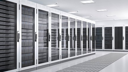 Moderne Serverräume mit hochentwickelter Technologie Ein Server Raum mit Kühlung
